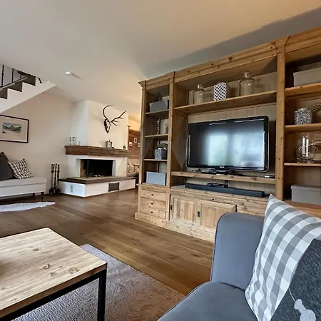 3br Duplex Flat - 300m To City Express Gondola !!! If You Want To Book, Please Contact On Whtsapp - 0034-635-518-057 !!!! Thanks!!!! * Zell am See